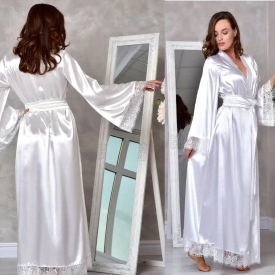 Long satin robe with long sleeves and lace letters - white